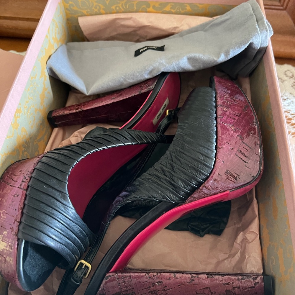 Heels - Picture 7 of 8